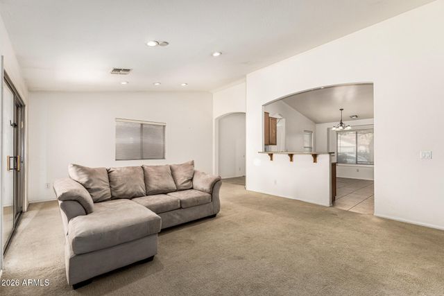 43343 W CHISHOLM Drive, Maricopa, AZ 85138