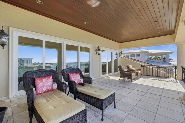 2484 BAYWOOD DRIVE W, Dunedin, FL 34698