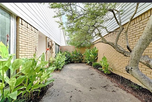2601 Country Place, Carrollton, TX 75006