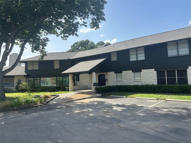 2601 Country Place, Carrollton, TX 75006