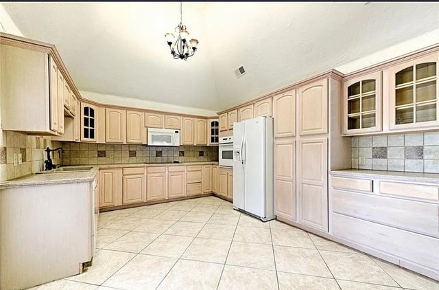 2601 Country Place, Carrollton, TX 75006