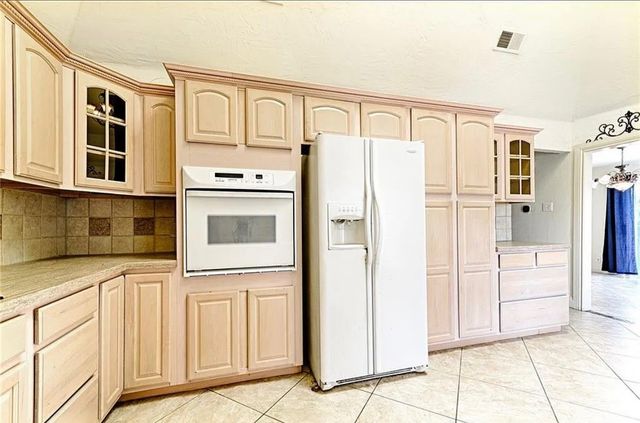 2601 Country Place, Carrollton, TX 75006