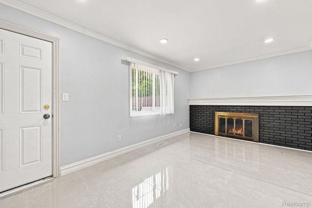 4728 Stilwell Drive, Warren, MI 48092