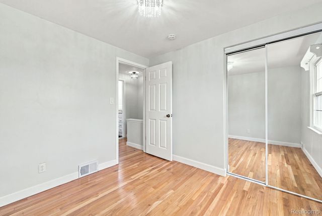 4728 Stilwell Drive, Warren, MI 48092