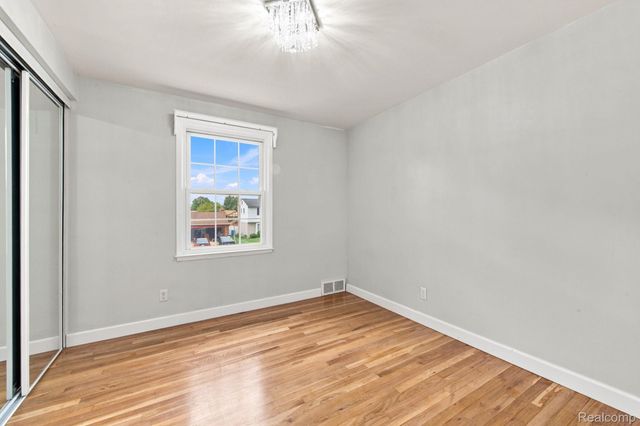 4728 Stilwell Drive, Warren, MI 48092