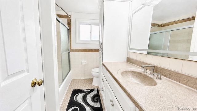 4728 Stilwell Drive, Warren, MI 48092