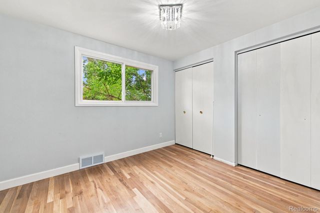 4728 Stilwell Drive, Warren, MI 48092