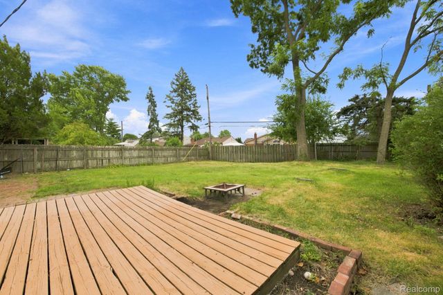 4728 Stilwell Drive, Warren, MI 48092
