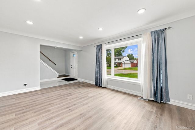 4728 Stilwell Drive, Warren, MI 48092