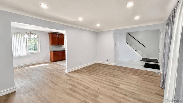 4728 Stilwell Drive, Warren, MI 48092