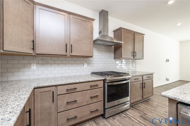 18365 Palisades Ct, Moseley, VA 23120