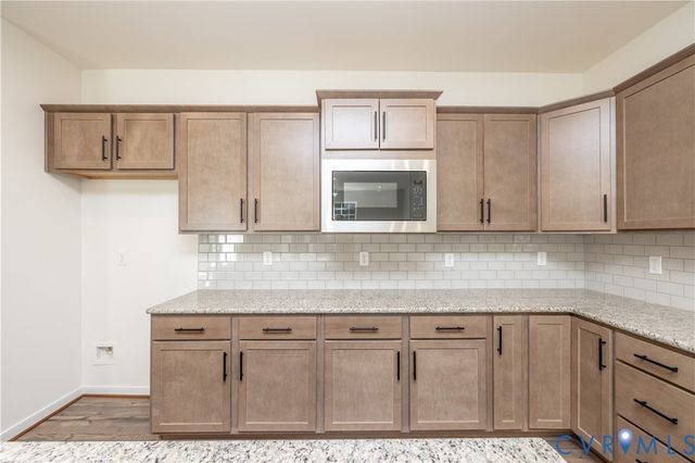 18365 Palisades Ct, Moseley, VA 23120