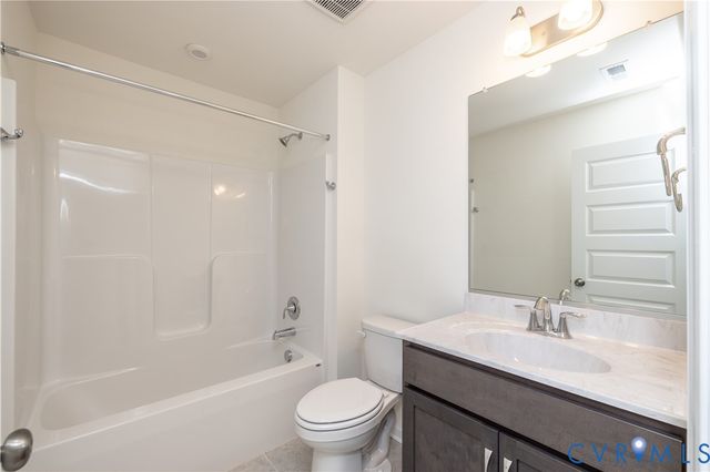 18365 Palisades Ct, Moseley, VA 23120