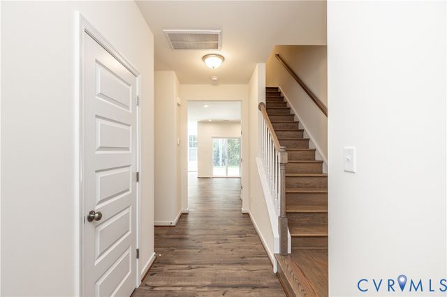 18365 Palisades Ct, Moseley, VA 23120