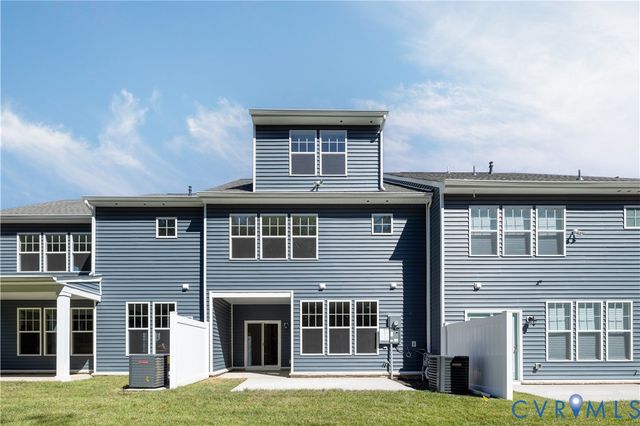 18365 Palisades Ct, Moseley, VA 23120