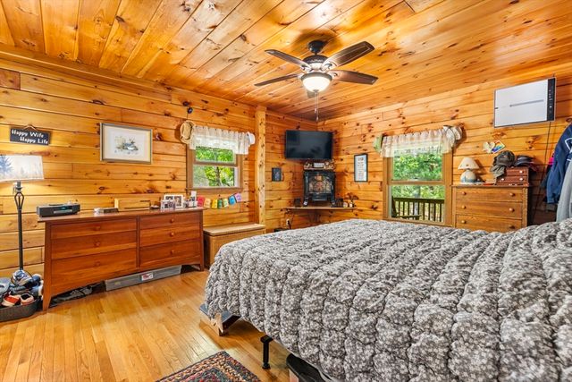 3210 Millers Ln, Dighton, MA 02715
