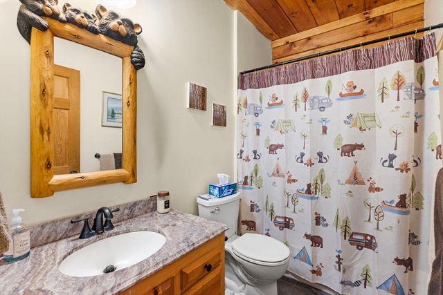 3210 Millers Ln, Dighton, MA 02715