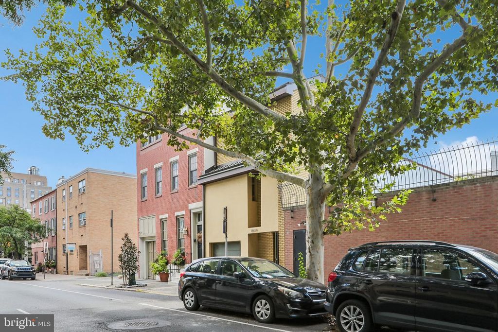 2014 LOMBARD ST, PHILADELPHIA, PA 19146 — photo 2