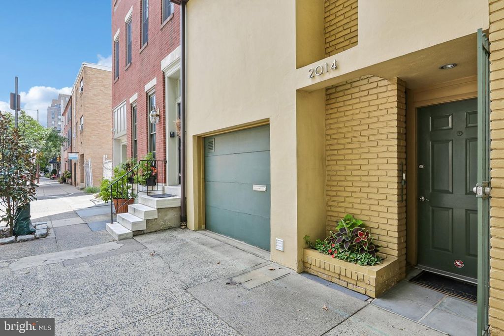 2014 LOMBARD ST, PHILADELPHIA, PA 19146 — photo 3
