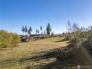 1480 S Silver Lake Road, Castle Rock, WA 98611