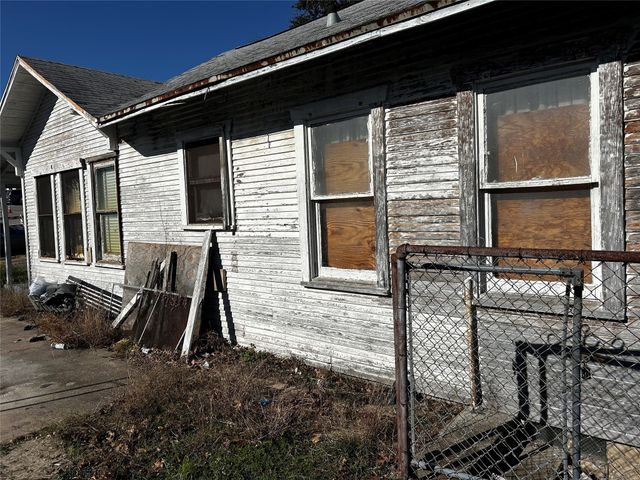 1030 Cristler Avenue, Dallas, TX 75223