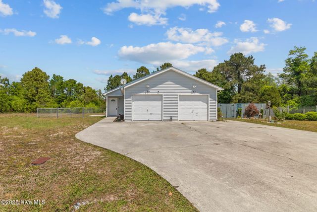 139 Charlton Road, Hubert, NC 28539