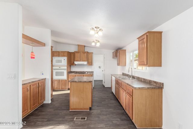 1000 W Garnette Street, Tucson, AZ 85705