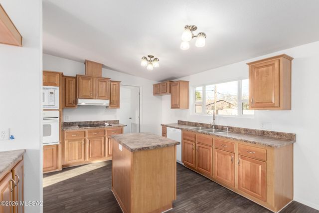 1000 W Garnette Street, Tucson, AZ 85705