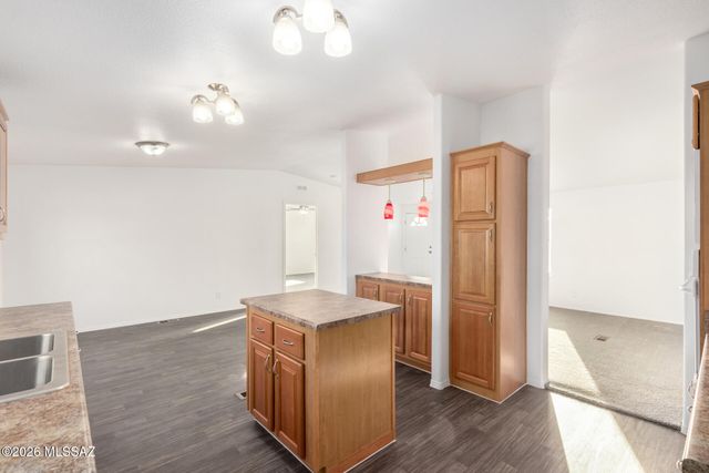 1000 W Garnette Street, Tucson, AZ 85705