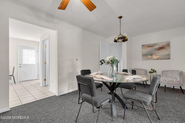 9 Green Ridge Drive, Toms River, NJ 08757