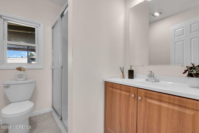 9 Green Ridge Drive, Toms River, NJ 08757
