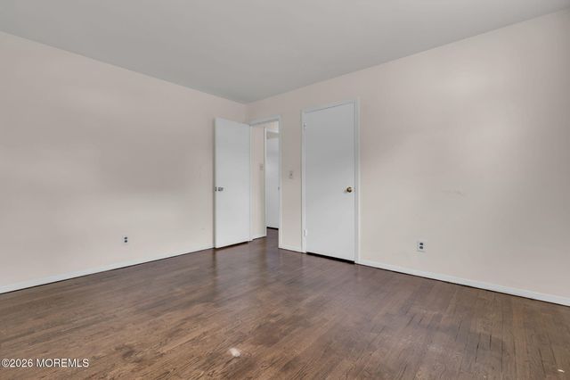 9 Green Ridge Drive, Toms River, NJ 08757