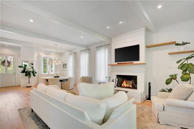 11190 Serenbe Lane, Chattahoochee Hills, GA 30268