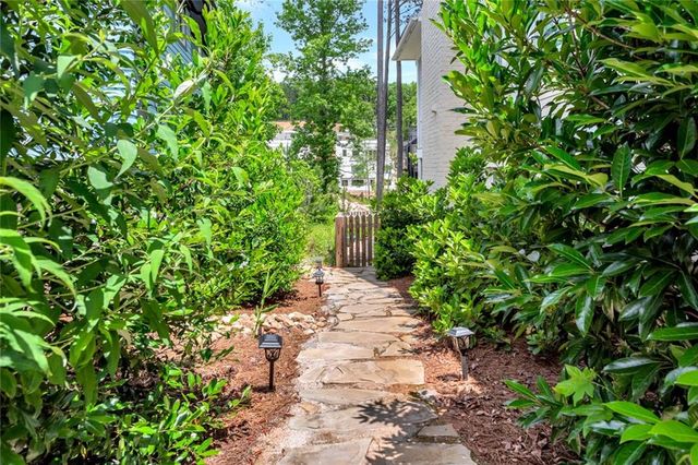 11190 Serenbe Lane, Chattahoochee Hills, GA 30268