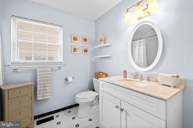 210 MARTINS WAY, Mount Laurel, NJ 08054