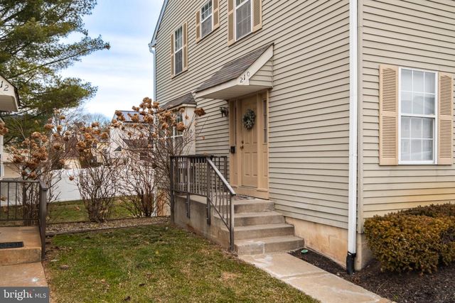 210 MARTINS WAY, Mount Laurel, NJ 08054