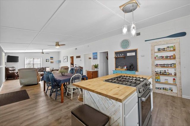 21006 LANIER Court, Tallahassee, FL 32310