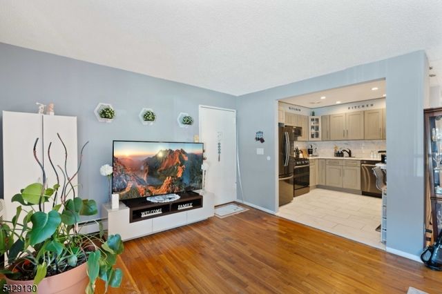 398 Hoover Ave 185, Bloomfield Twp., NJ 07003