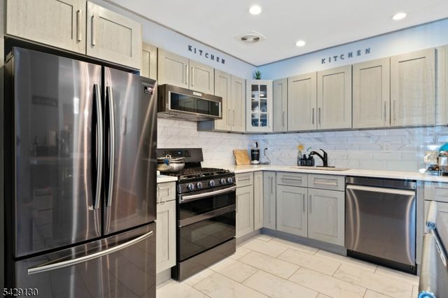 398 Hoover Ave 185, Bloomfield Twp., NJ 07003