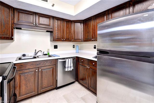 7501 River Rd Apt 16C, Newport News, VA 23607