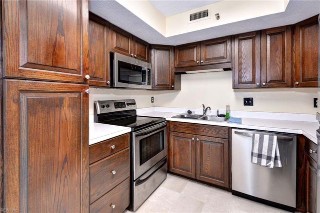 7501 River Rd Apt 16C, Newport News, VA 23607