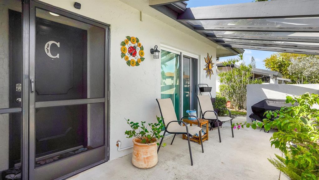 5620 Queen Palm Court C, Delray Beach, FL 33484
