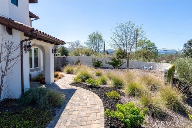 9300 Via Castillo, Atascadero, CA 93422