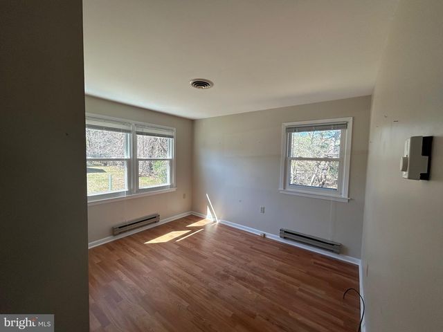 19 ATTLEBORO LA SEC 73, Whiting, NJ 08759