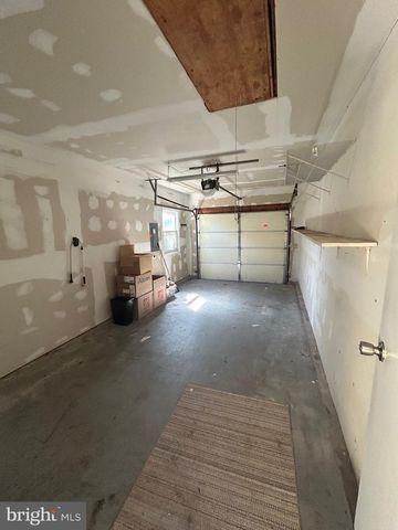 19 ATTLEBORO LA SEC 73, Whiting, NJ 08759