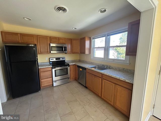 19 ATTLEBORO LA SEC 73, Whiting, NJ 08759