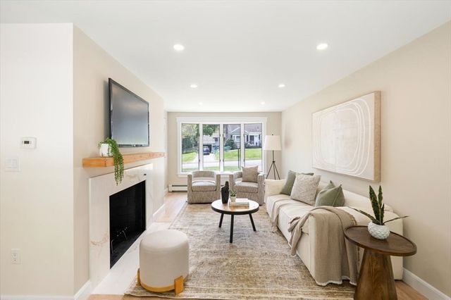 27 Rolling Lane, Needham, MA 02492