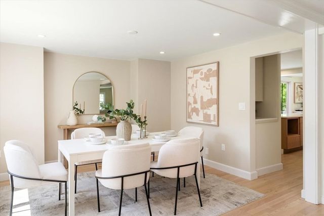 27 Rolling Lane, Needham, MA 02492