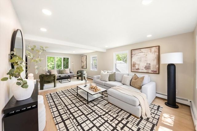 27 Rolling Lane, Needham, MA 02492