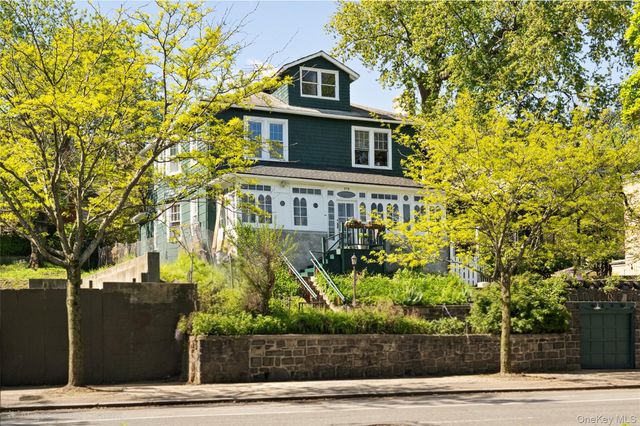 270 Richmond Terrace, Staten Island, NY 10301